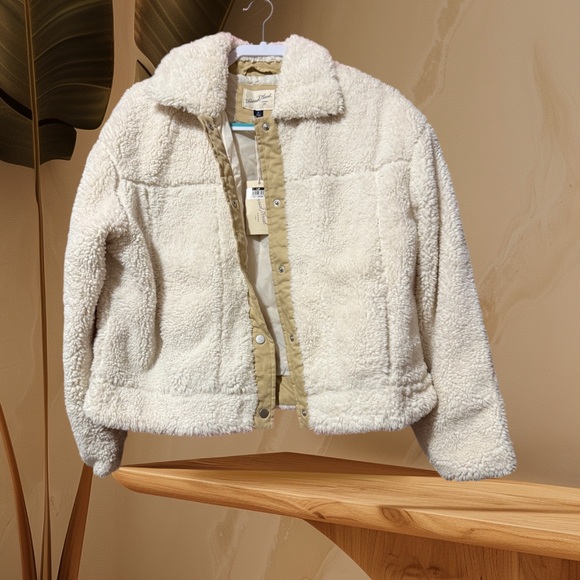 Universal Thread Jackets & Blazers - Universal Thread Cozy Sherpa Jacket